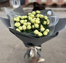 Букет Белые кустовые розы Солинеро в Барсуки Тульская область